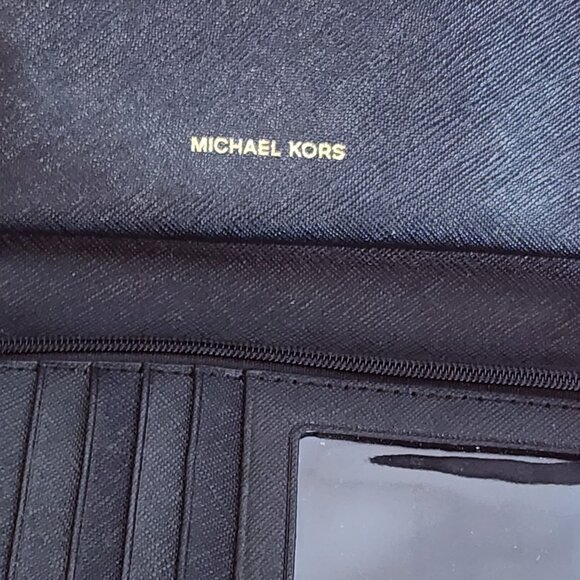 Michael Michael Kors Black Leather w/Gold Hardware Continental Wristlet Wallet - Picture 16 of 16